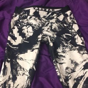 Oakley yoga pants M